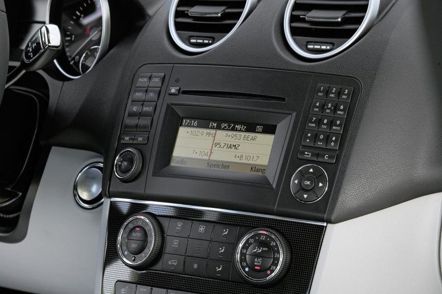  Mercedes-Benz ML-Class 2009 года  (фото 11 из 66)
